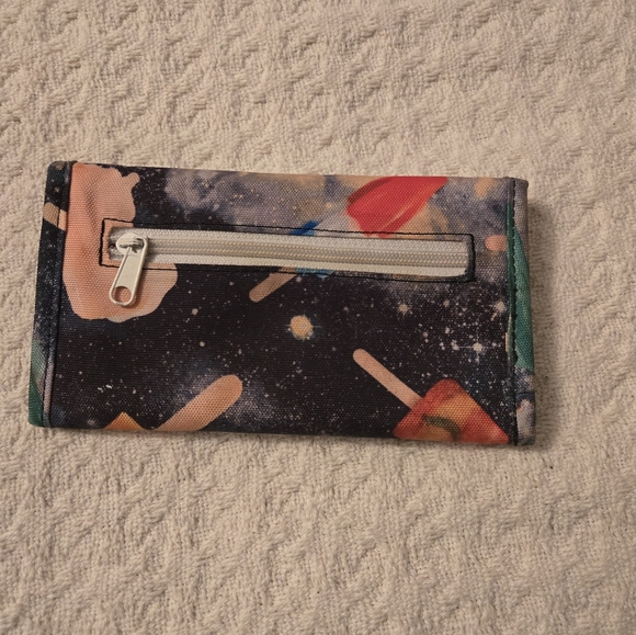 RARE pattern Kavu sling bag and tri-fold wallet - Picture 13 of 13